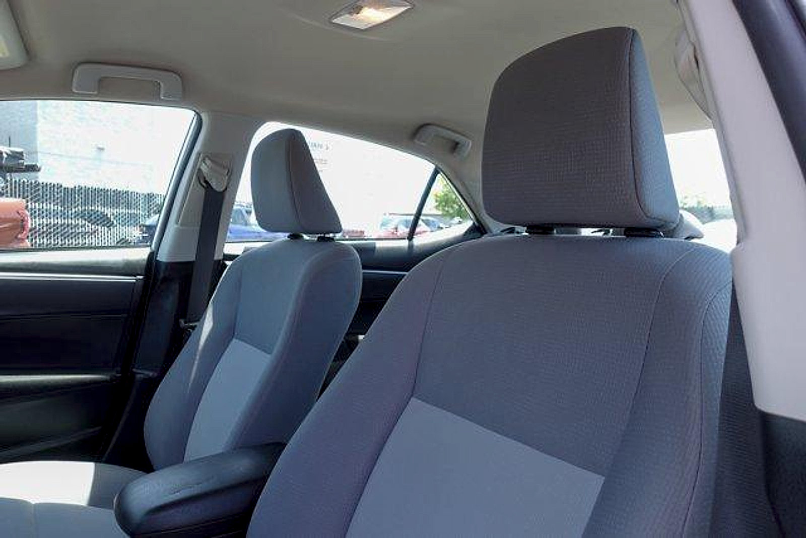 Used 2015 Toyota Corolla L FWD image 10