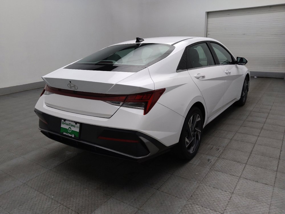 Used 2025 Hyundai Elantra SEL FWD image 9