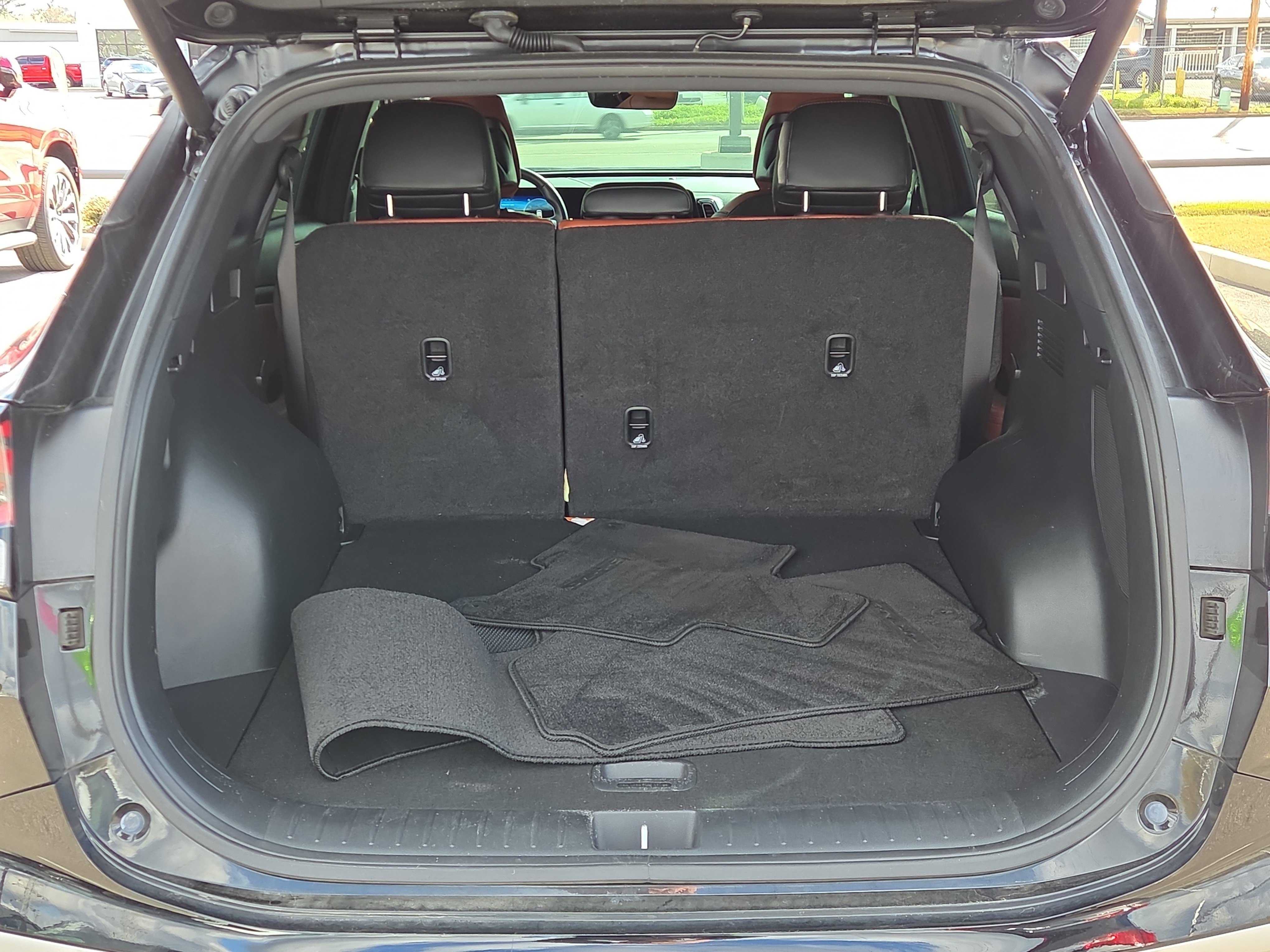 Used 2024 Kia Sportage SX image 4