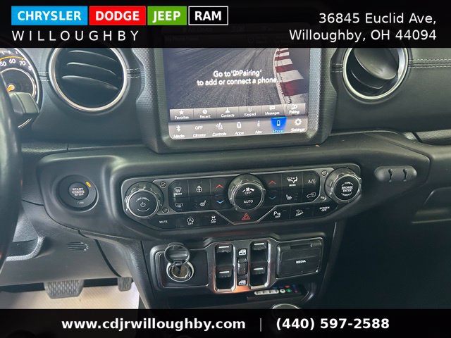 Used 2020 Jeep Wrangler Unlimited Sahara w/ Dual Top Group AWD/4WD image 23