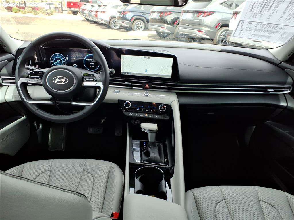 Certified 2025 Hyundai Elantra Limited image 16