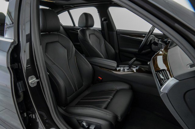 Used 2020 BMW 540i xDrive image 35