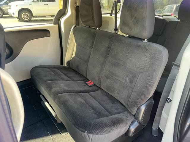 Used 2019 Dodge Grand Caravan SE w/ UConnect Hands-Free Group FWD image 18