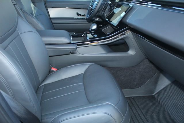 Used 2025 Land Rover Range Rover Sport Dynamic SE image 3
