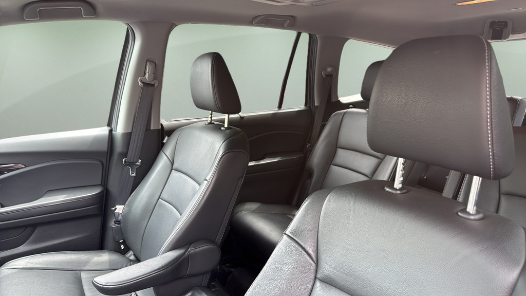 Used 2021 Honda Pilot Touring image 12