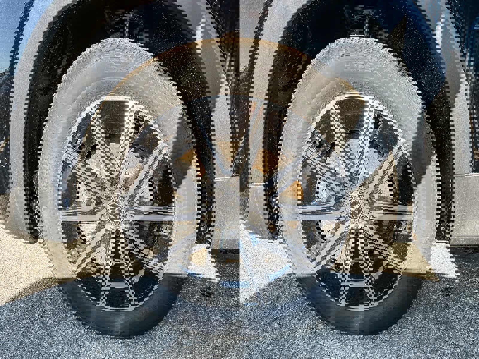 Used 2024 Mercedes-Benz EQB 350 4MATIC SUV image 9