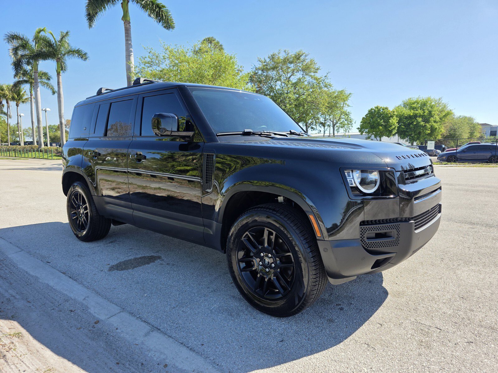 Used 2023 Land Rover Defender 110 image 26