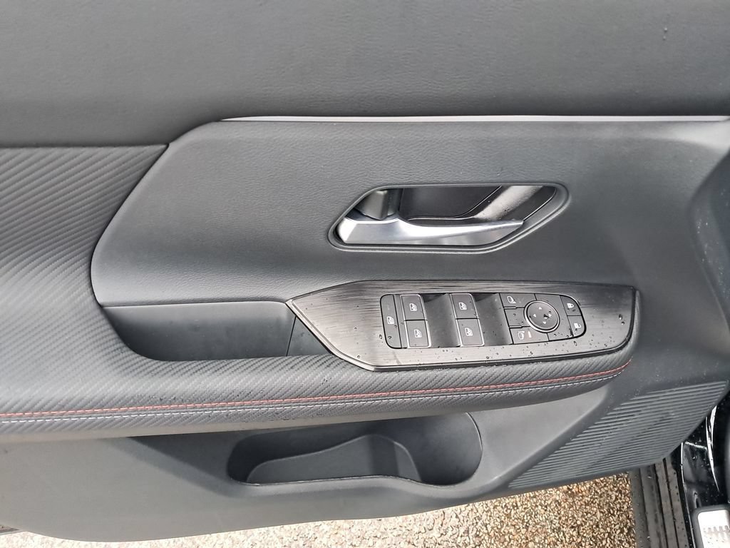 New 2026 Nissan Kicks SR w/ SR Premium Package AWD/4WD image 11