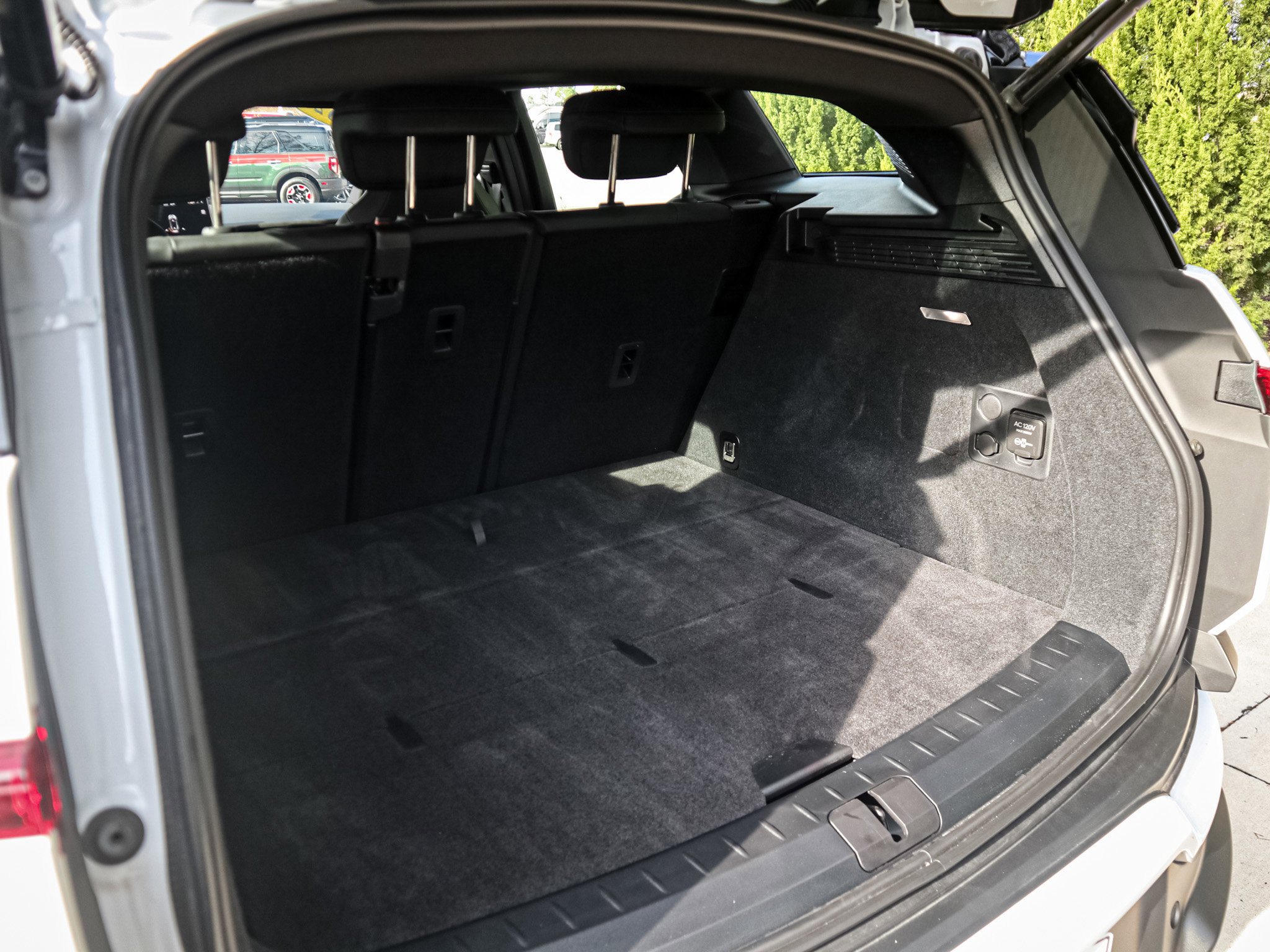 Used 2023 Fisker Ocean Extreme image 31