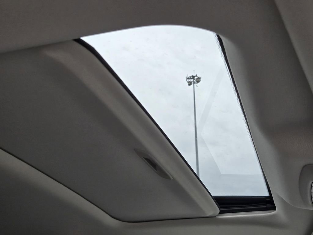 Certified 2022 Nissan Armada Platinum RWD image 9
