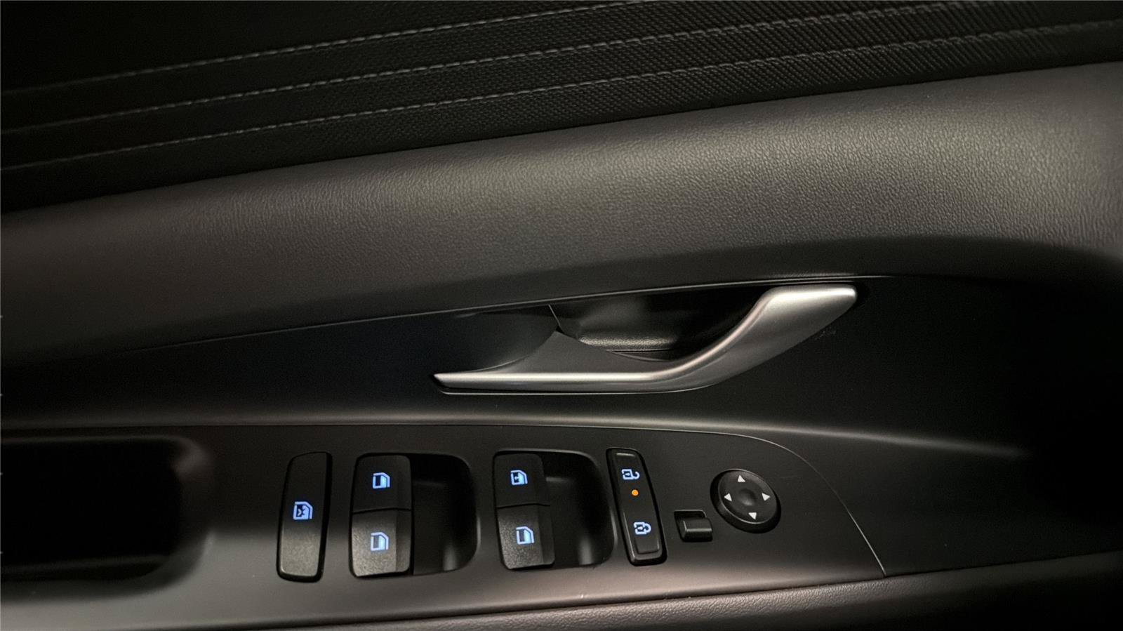 Certified 2026 Hyundai Elantra SE FWD image 21