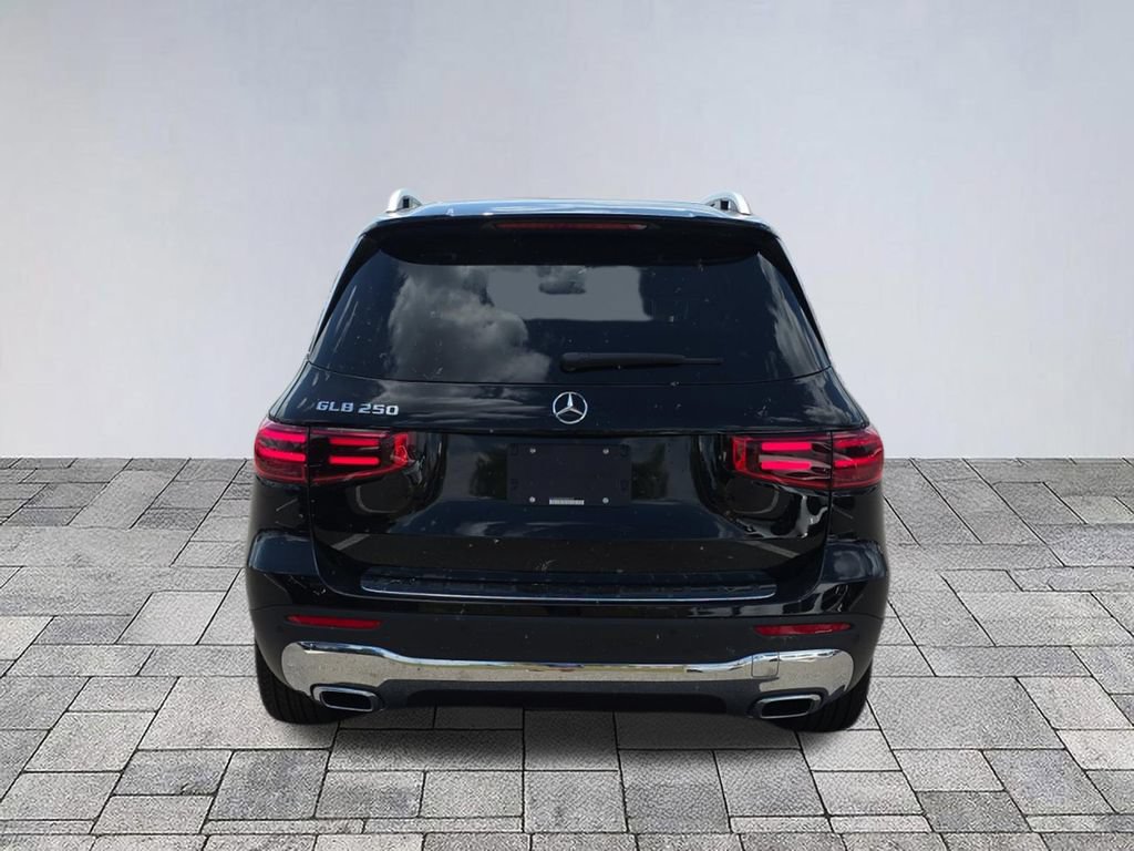 New 2026 Mercedes-Benz GLB 250 image 6