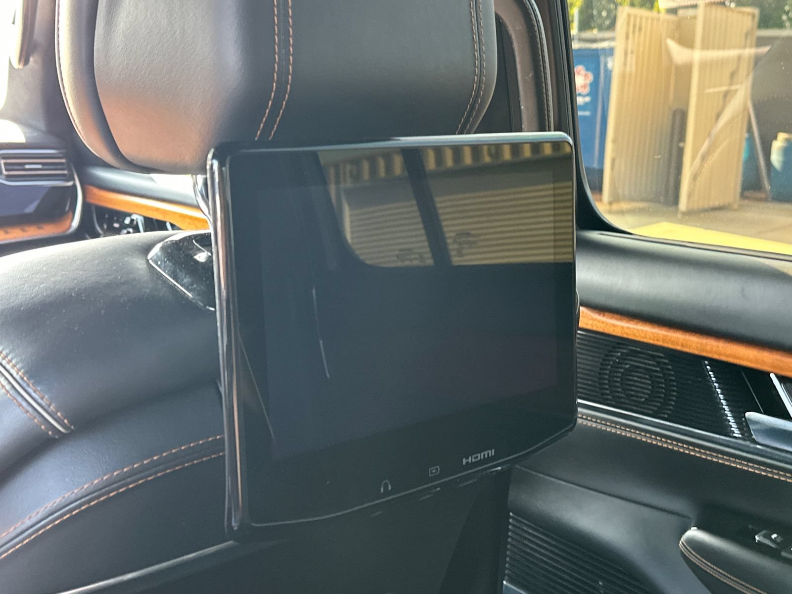 Used 2022 Jeep Grand Wagoneer Series III w/ Rear Seat Video Group 1 AWD/4WD image 20