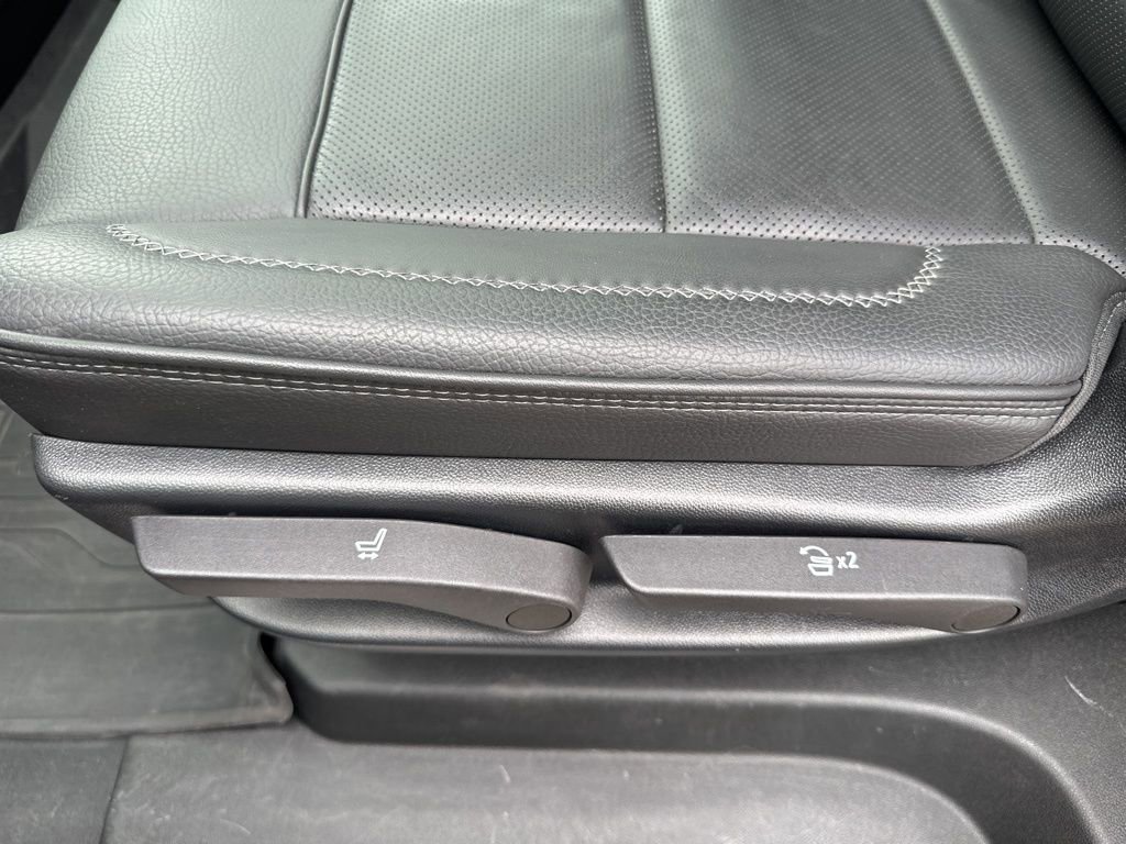 Used 2022 GMC Yukon XL Denali w/ Max Trailering Package image 14