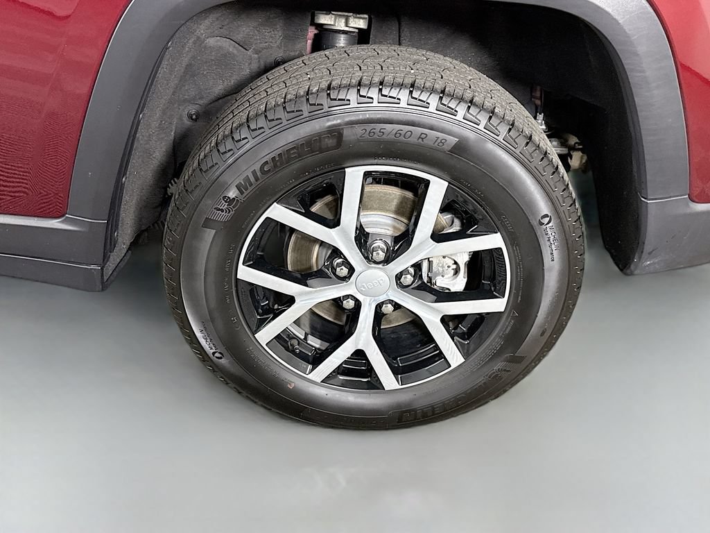 Used 2024 Jeep Grand Cherokee Limited AWD/4WD image 36