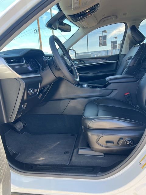 Used 2023 Jeep Grand Cherokee Limited w/ Trailer Tow Prep Group (B) image 19