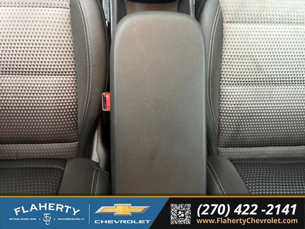 Used 2025 Chevrolet Trax LT FWD image 32