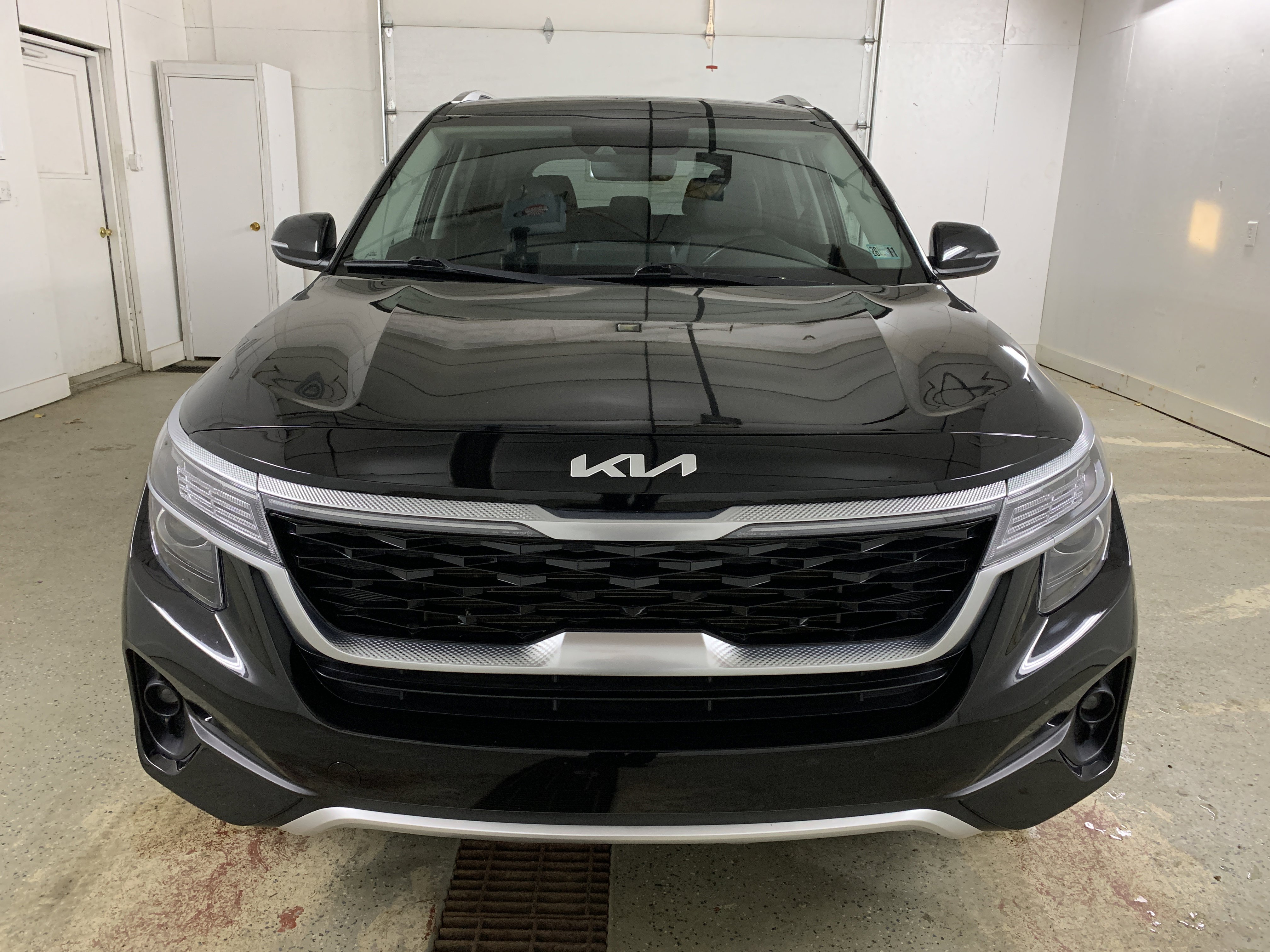 Used 2023 Kia Seltos S image 2