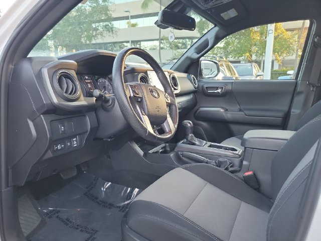 Used 2023 Toyota Tacoma TRD Off-Road w/ Technology Package AWD/4WD image 9