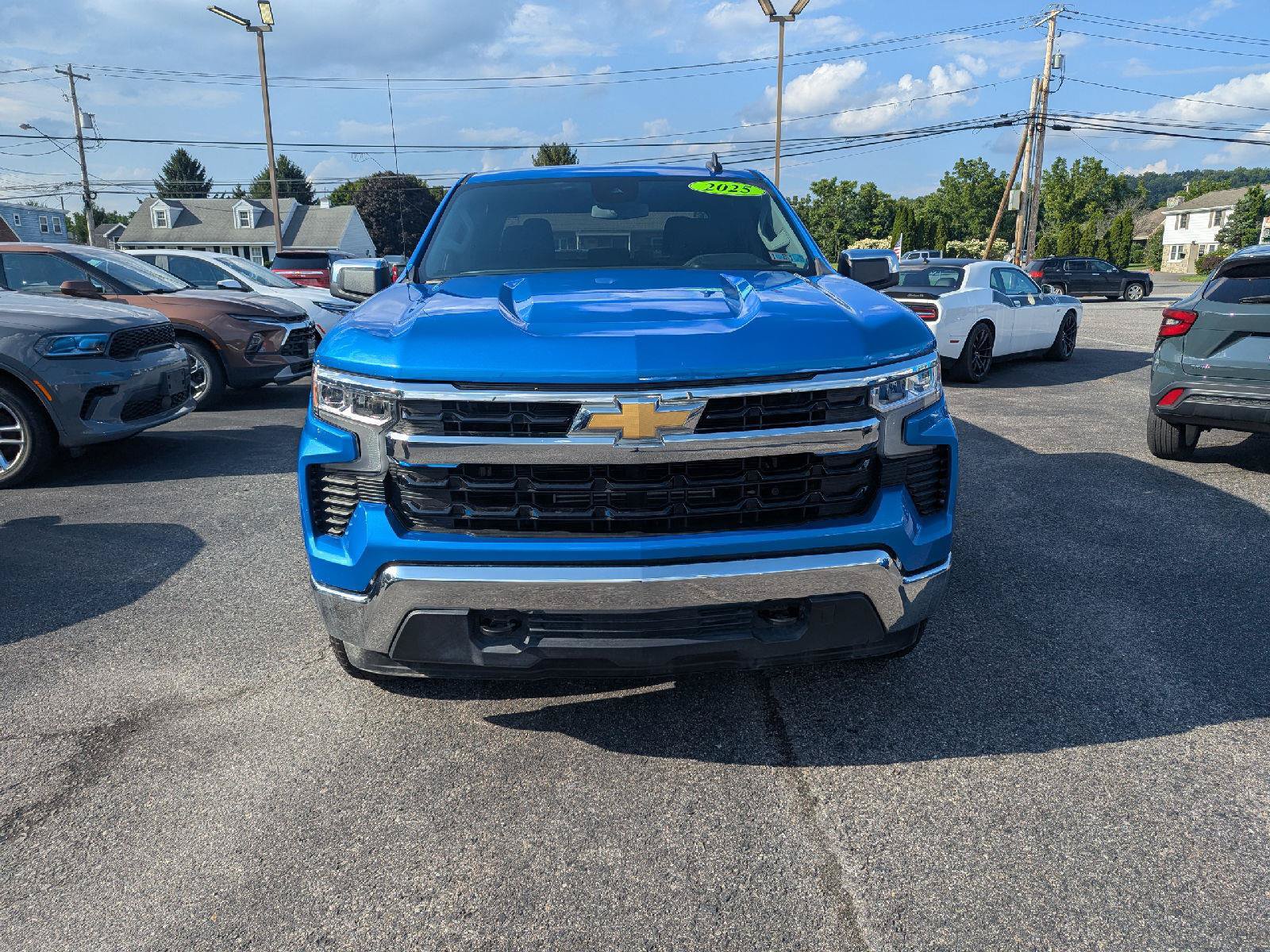 Used 2025 Chevrolet Silverado 1500 LT AWD/4WD image 2