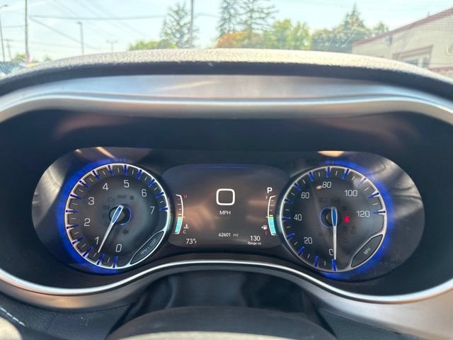 Used 2021 Chrysler Pacifica Touring w/ S Appearance Package FWD image 27