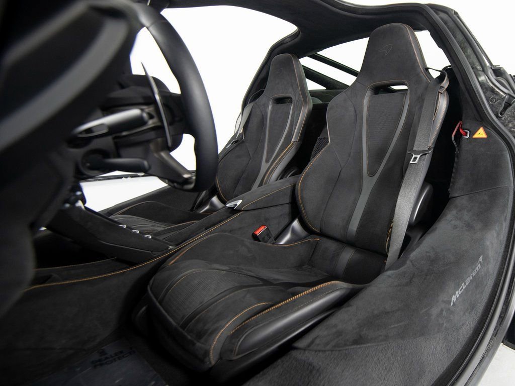 Used 2025 McLaren 750S image 30