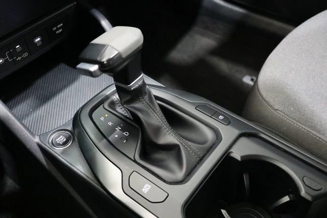 Used 2025 Kia K4 LXS image 32