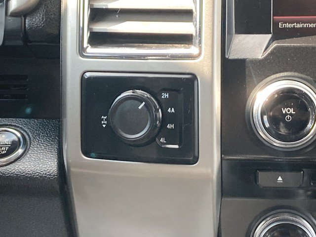 Used 2015 Ford F150 Lariat w/ Equipment Group 502A Luxury AWD/4WD image 19
