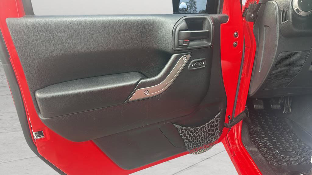 Used 2015 Jeep Wrangler Unlimited Sport w/ Dual Top Group AWD/4WD image 11