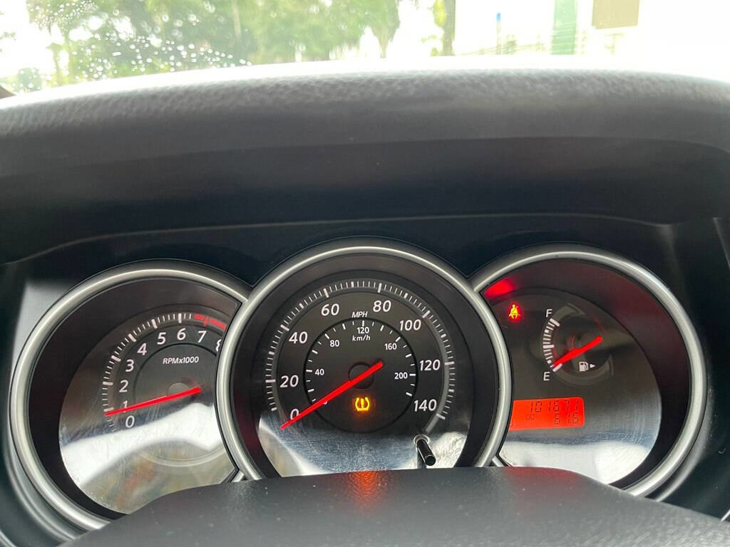 Used 2012 Nissan Versa 1.8 S w/ Plus Pkg image 17