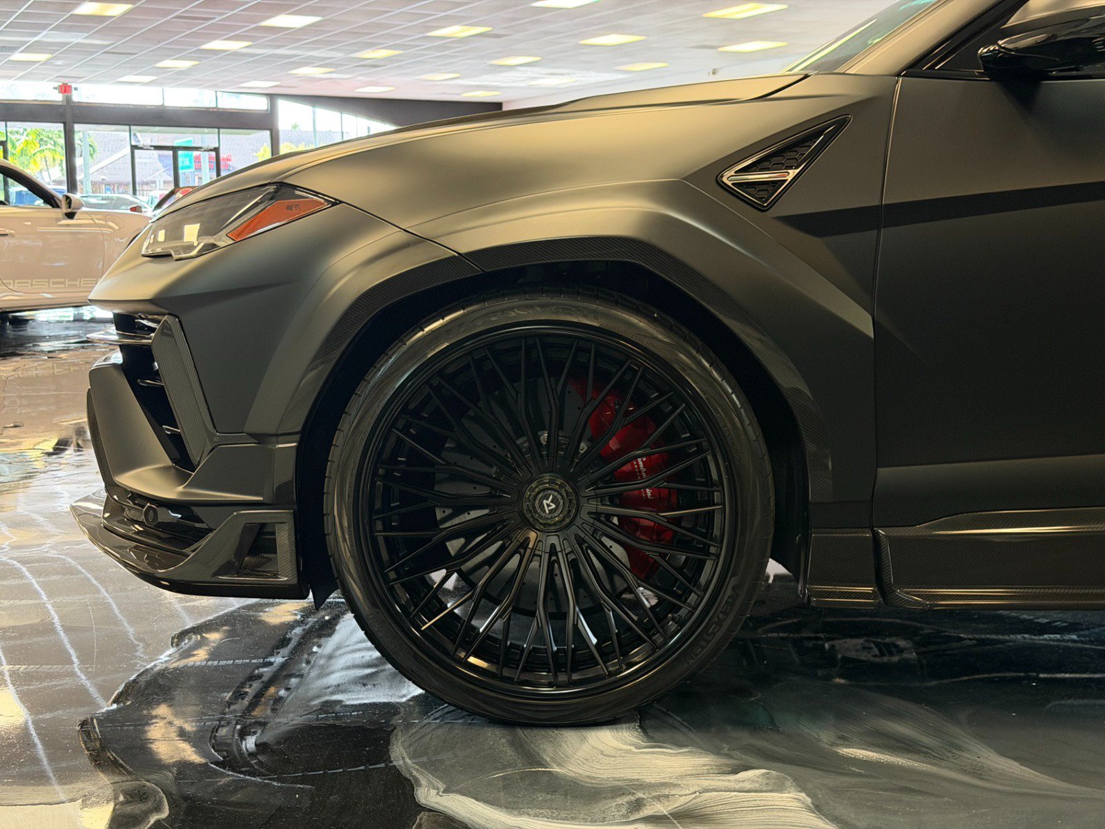 Used 2023 Lamborghini Urus Performante AWD/4WD image 12