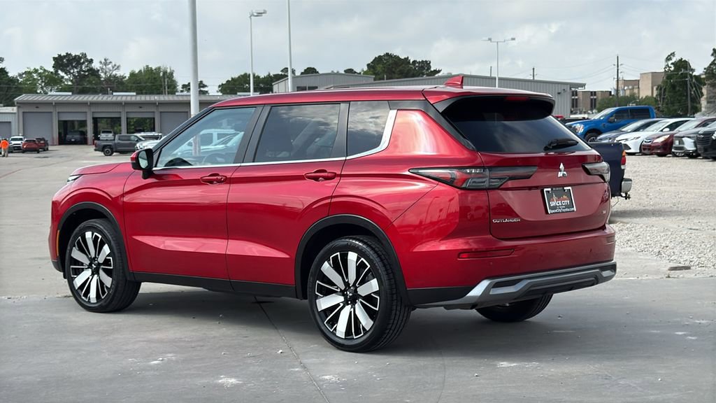 Used 2025 Mitsubishi Outlander SE image 7
