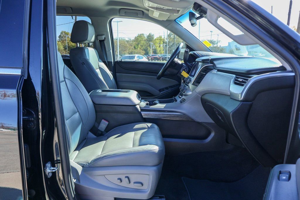 Used 2018 Chevrolet Suburban LT image 8