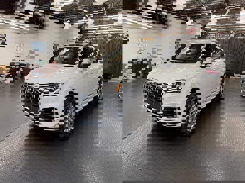 Used 2021 Audi Q7 3.0T Premium Plus w/ Executive Package image 4