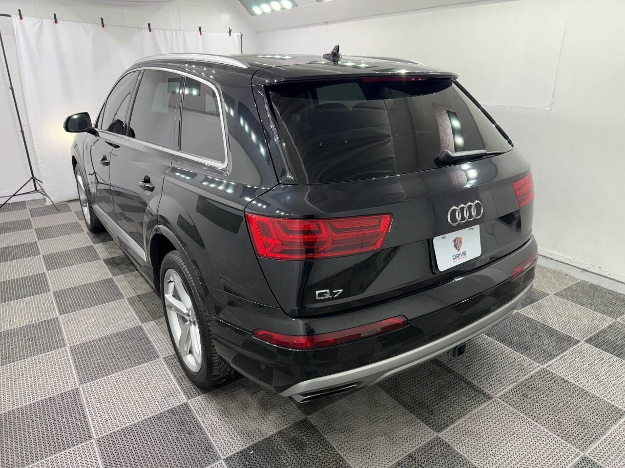 Used 2019 Audi Q7 3.0T Prestige AWD/4WD image 4
