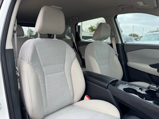 Used 2023 Nissan Rogue SV image 24