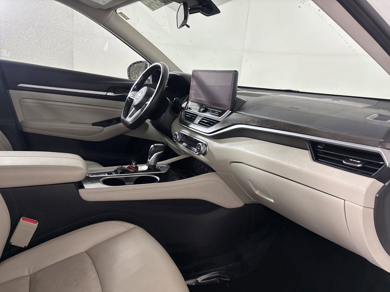 Used 2023 Nissan Altima 2.5 SL FWD image 32