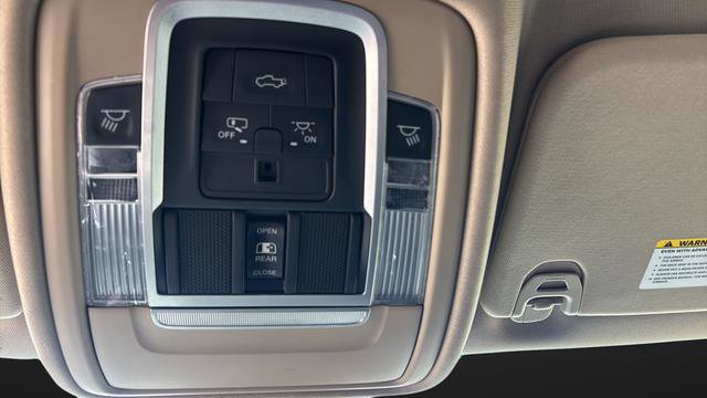 Used 2020 RAM 1500 Laramie AWD/4WD image 32