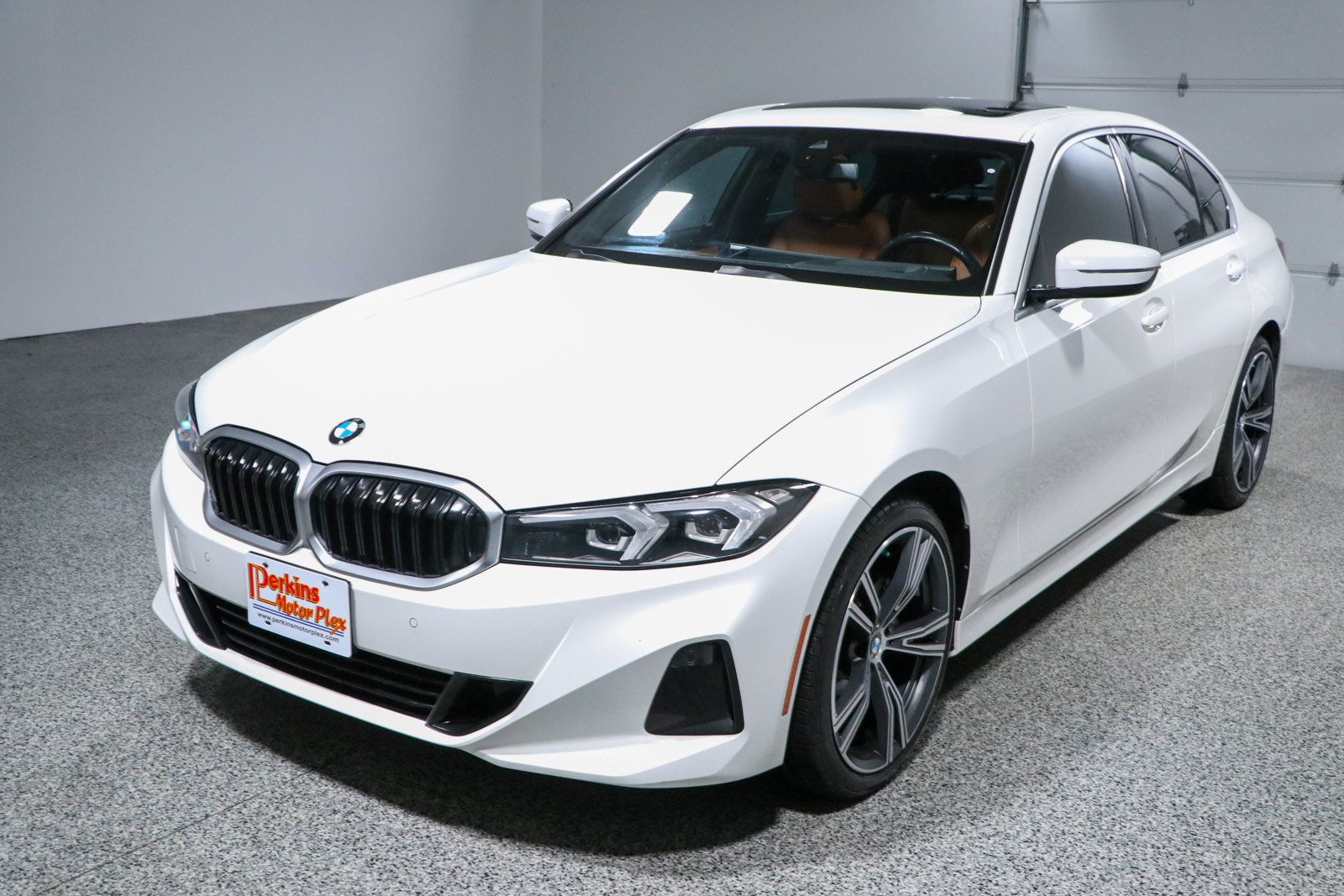 Used 2024 BMW 330i Sedan w/ Premium Package RWD image 30