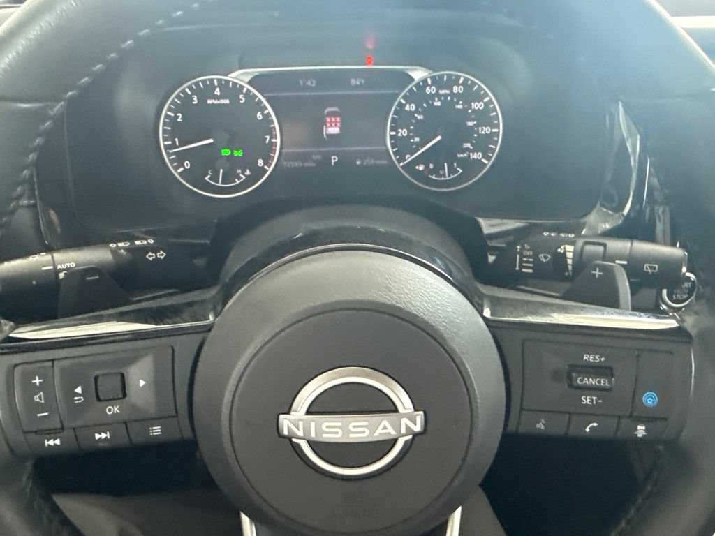 Used 2023 Nissan Pathfinder SL AWD/4WD image 17