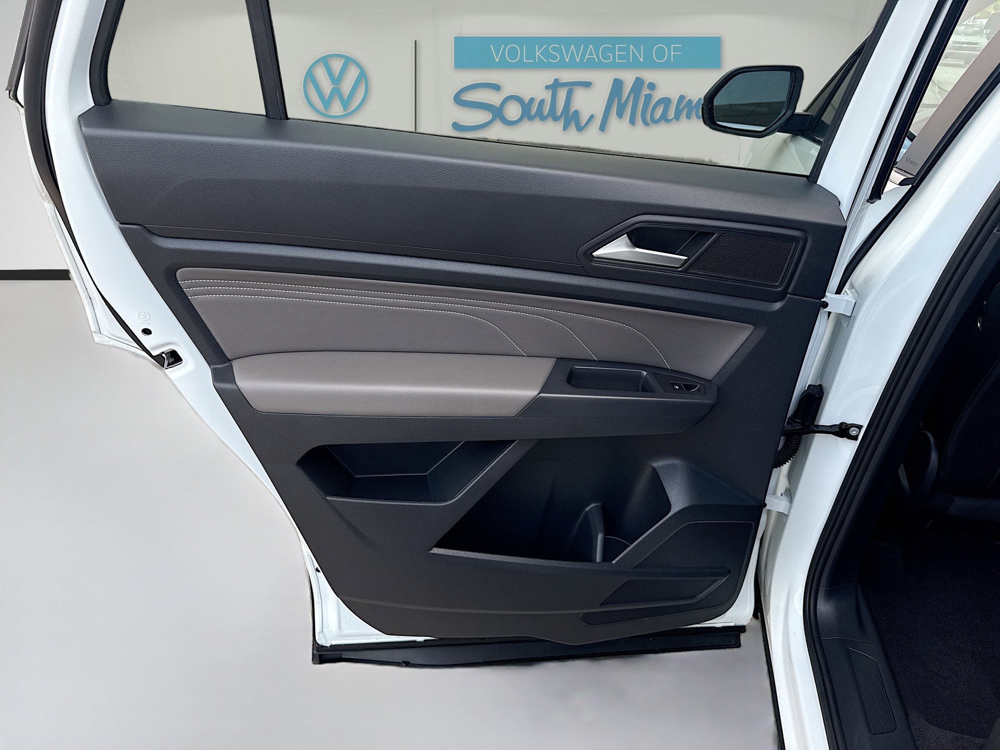 Used 2022 Volkswagen Atlas Cross Sport SE w/ Panoramic Sunroof Package image 25