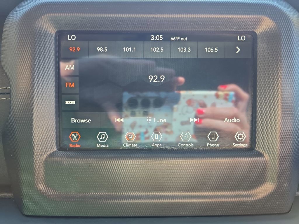 Used 2018 Jeep Wrangler Unlimited Sahara w/ LED Lighting Group image 20