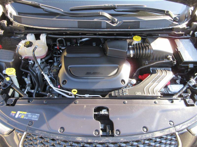 Used 2023 Chrysler Pacifica Touring-L FWD image 36