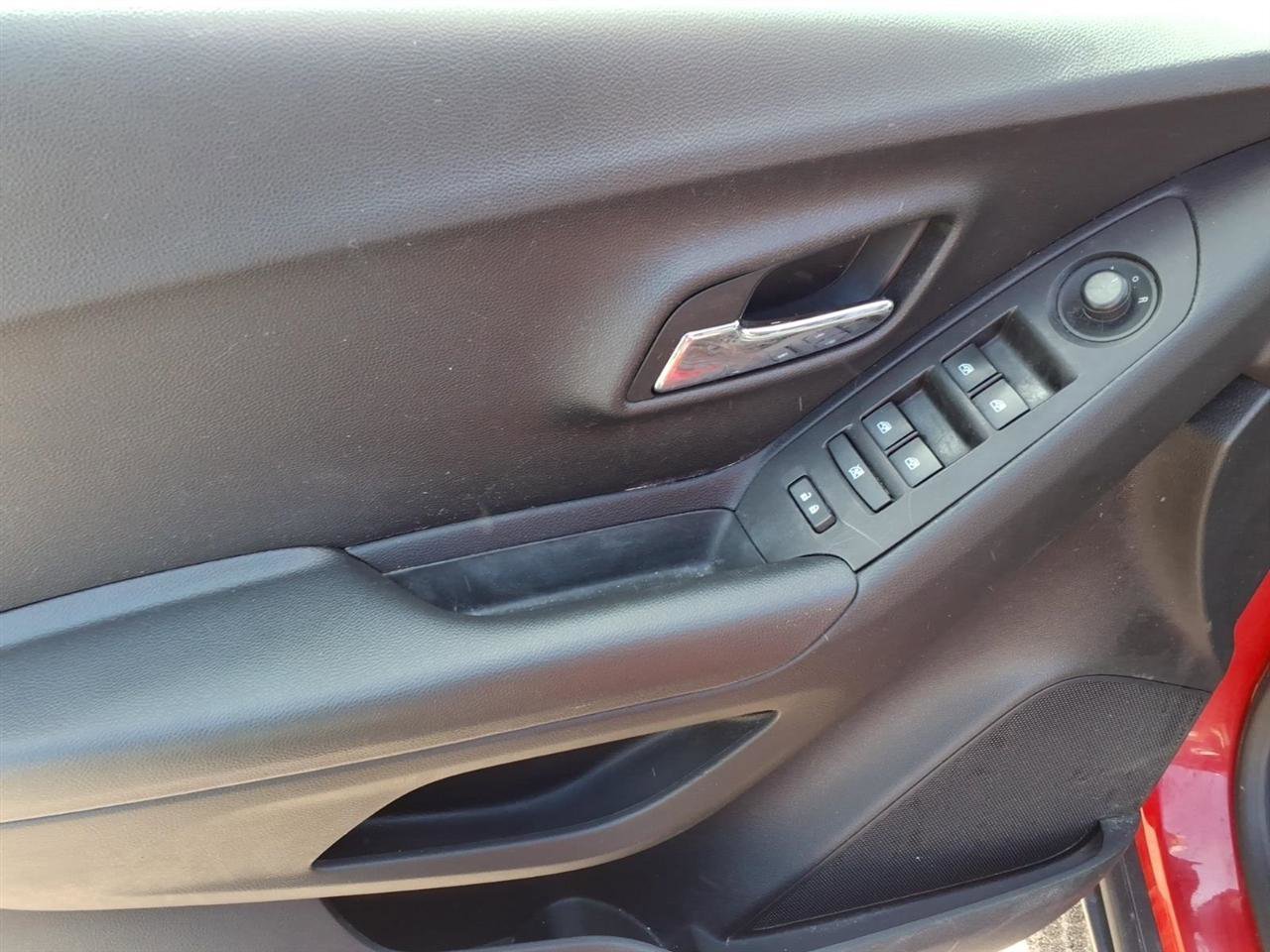 Used 2016 Chevrolet Trax LT w/ LT Convenience Package image 7