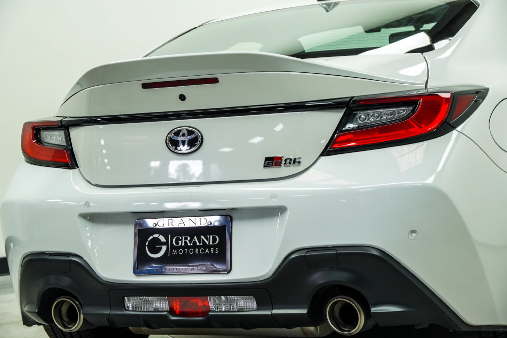 Used 2024 Toyota GR86 Premium RWD image 14