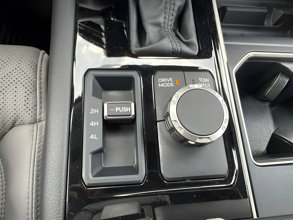 Used 2024 Toyota Tundra Limited AWD/4WD image 18