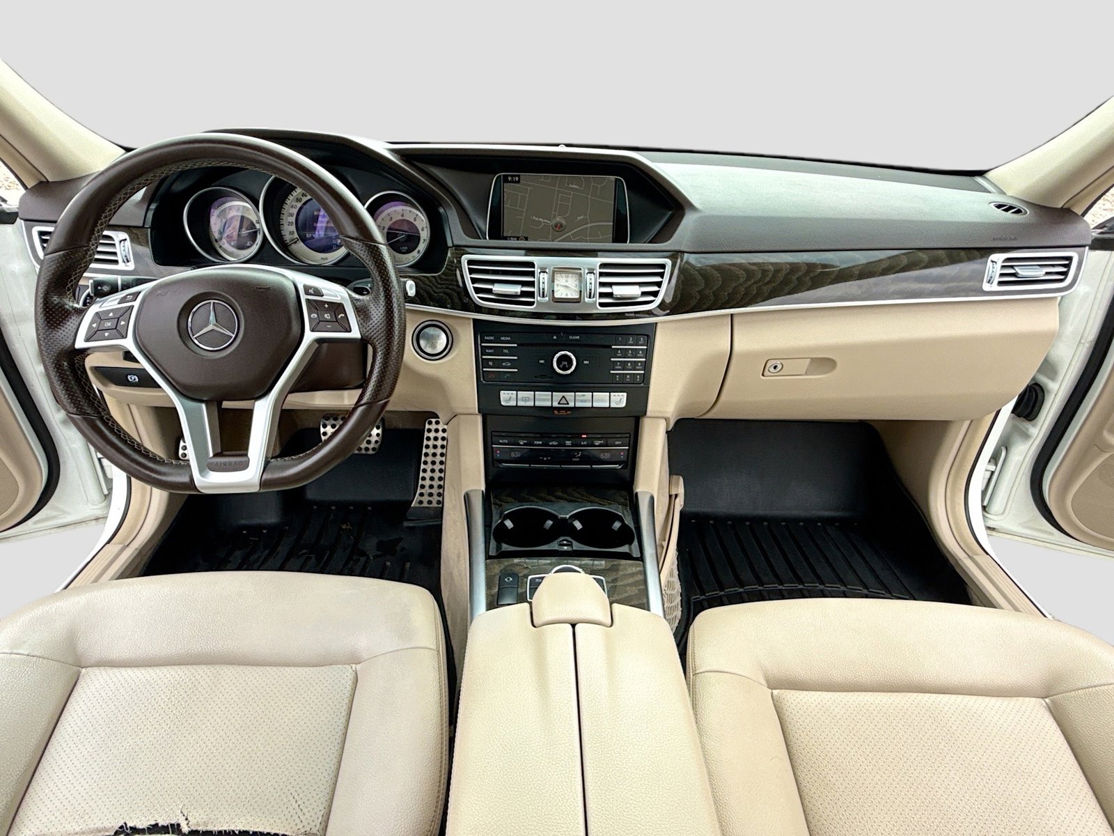 Used 2016 Mercedes-Benz E 350 4MATIC Sedan image 3