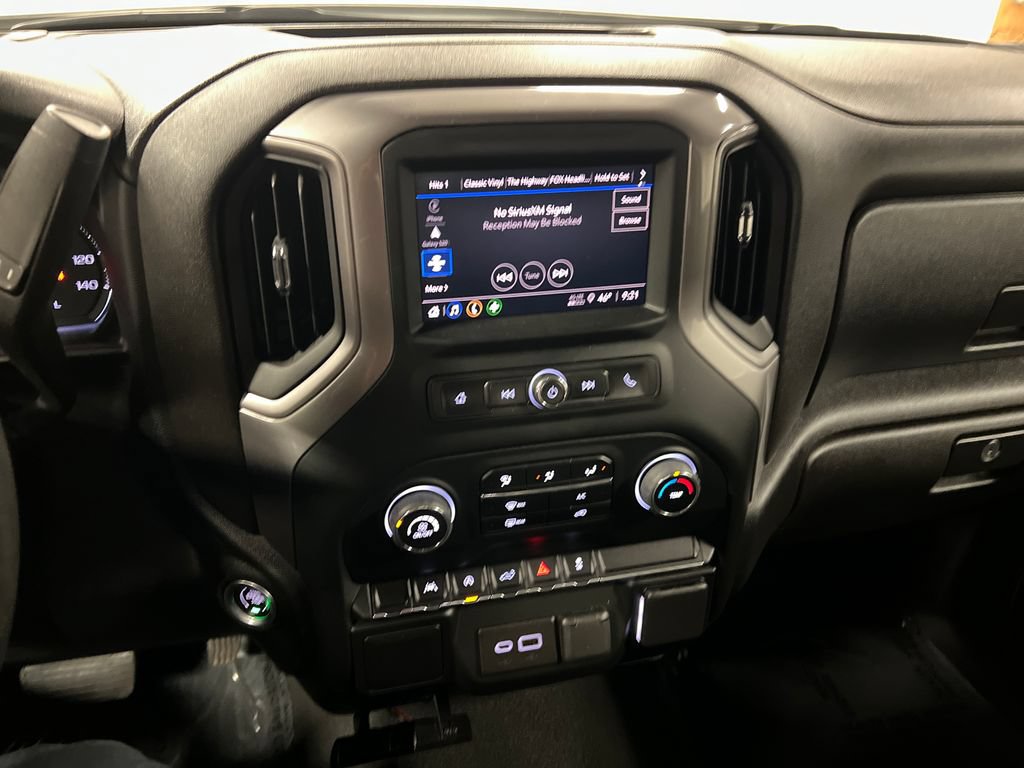 Certified 2023 Chevrolet Silverado 1500 Custom AWD/4WD image 23