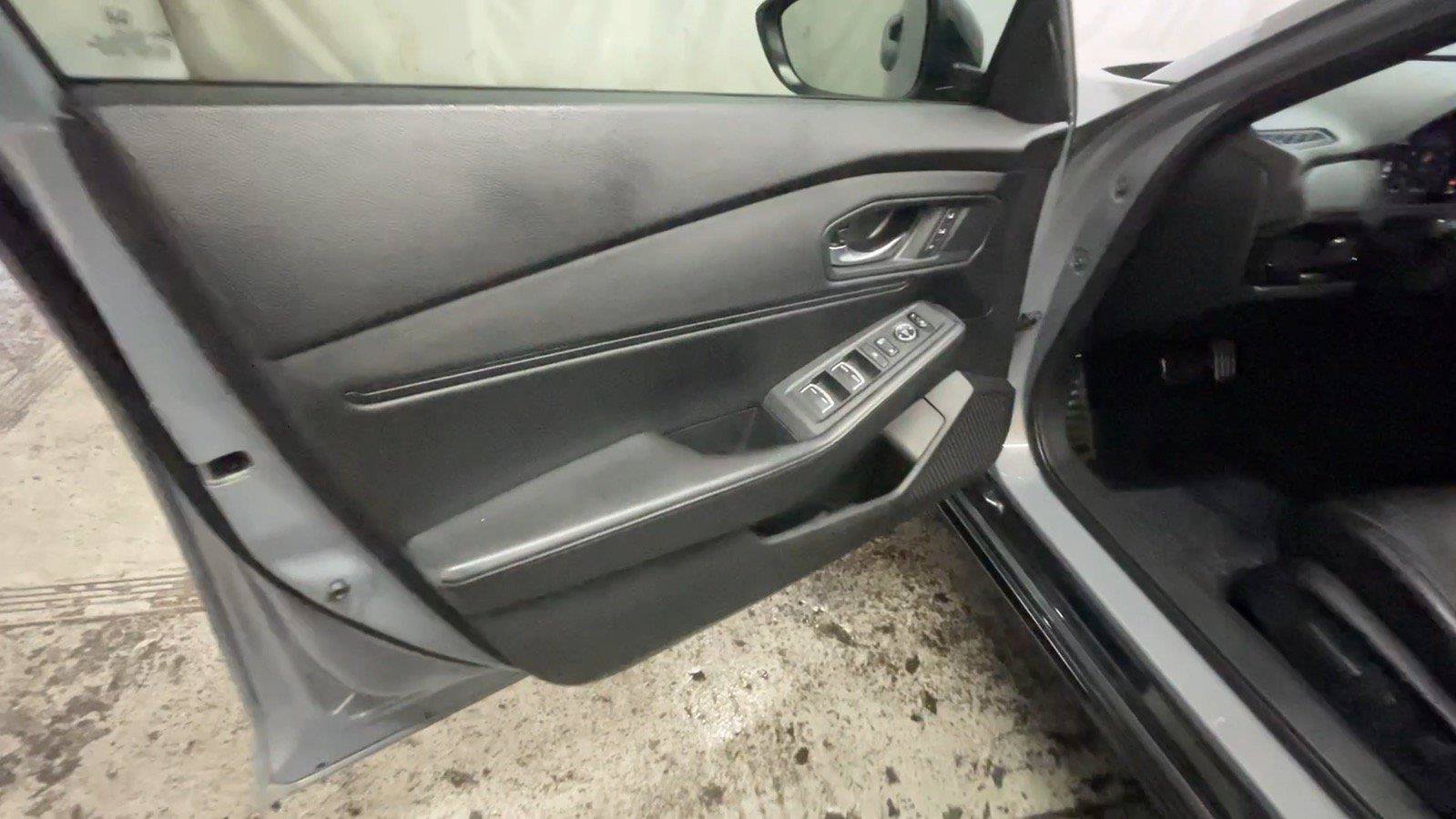 Used 2025 Honda Accord Sport image 27