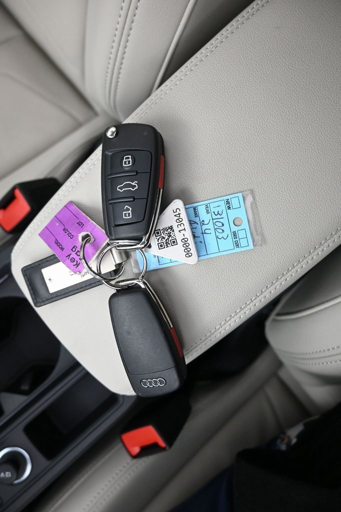 Used 2024 Audi Q3 2.0T Premium w/ Convenience Package image 16